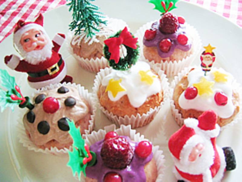 犬の手作り おやつレシピ 苺とヨーグルトのカップケーキ クリスマスデコレーショ アイリスプラザ メディア