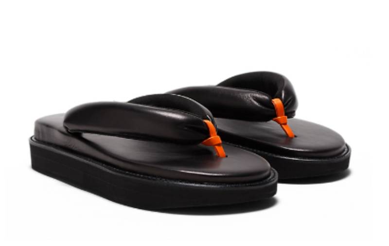 雪駄をモチーフにした「TIGER SETTA NM」が登場 - Onitsuka