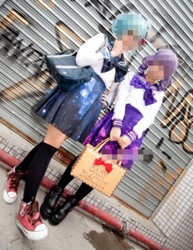 セーラー服のバリエーションが豊富すぎる 新感覚 宇宙柄セーラー服 に注目 カリスマトーク 女の子のカワイイを発信するメディア