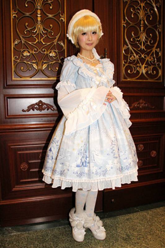 まるで絵本の中のお姫様 童話モチーフのロリィタファッションはとってもkaw カリスマトーク 女の子のカワイイを発信するメディア