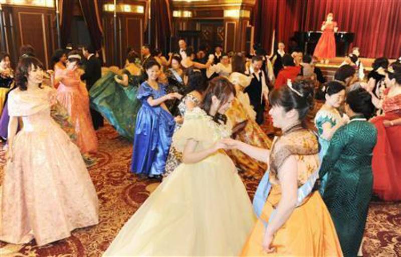 アラサーだって好きなファッションを楽しみたい いくつになっても楽しめるロリィ カリスマトーク 女の子のカワイイを発信するメディア