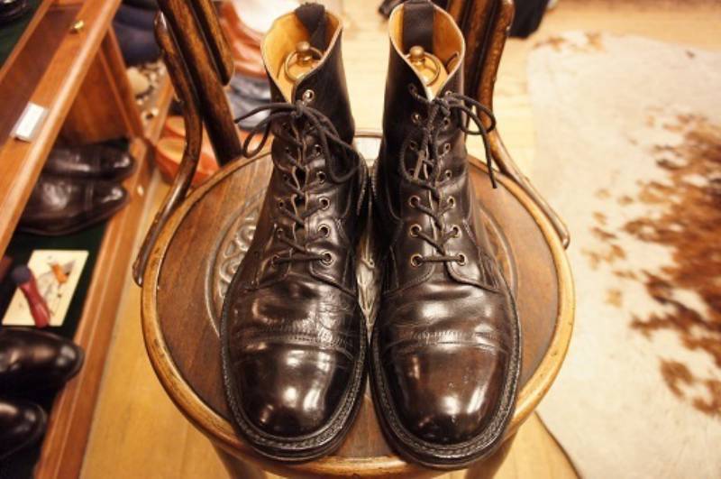 チャールズ皇太子愛用の Tricker S トリッカーズ カントリーブーツの Shoes Box