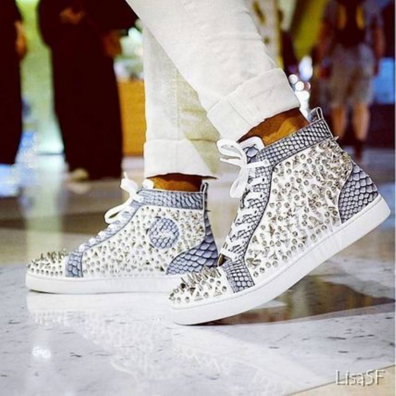 パーティに夜遊びに！ラインストーンやグリッターで輝くキラキラ